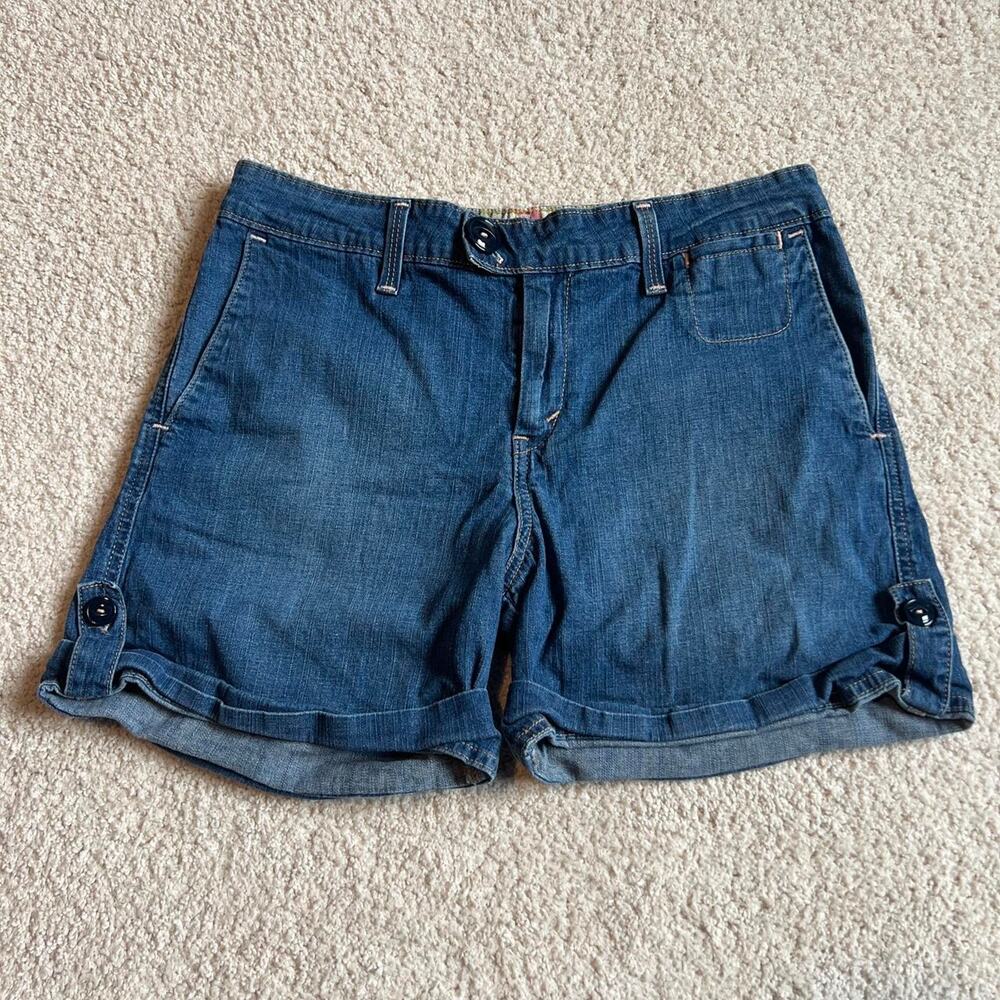 Levis blue relaxed denim shorts with big buttons